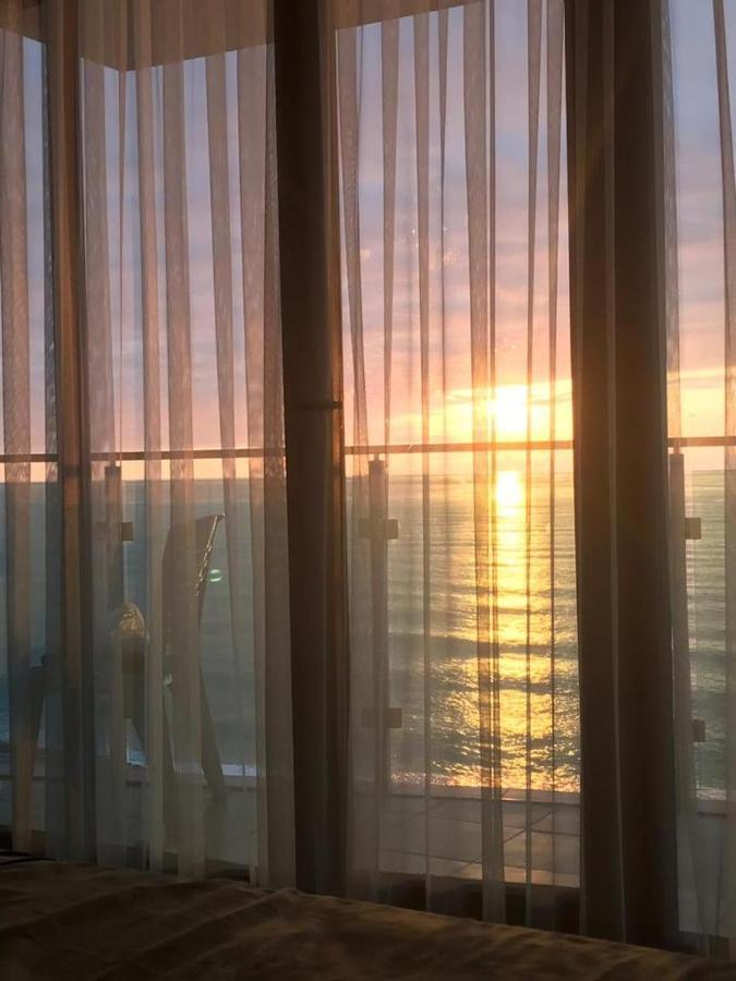 Zeyton Hotel Batumi Bagian luar foto